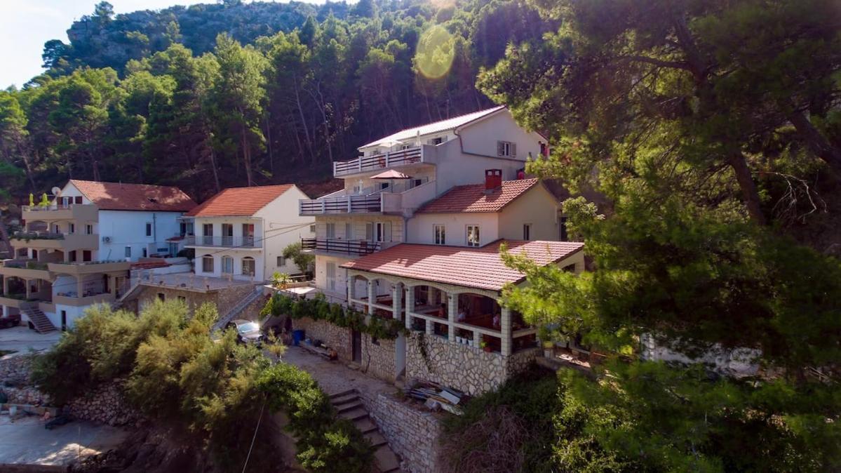 Villa Mateljan Zastražišće Eksteriør bilde