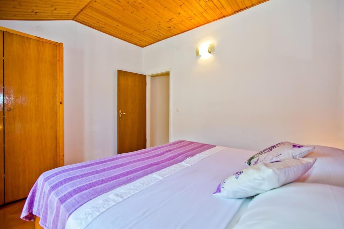 Villa Mateljan Zastražišće Eksteriør bilde