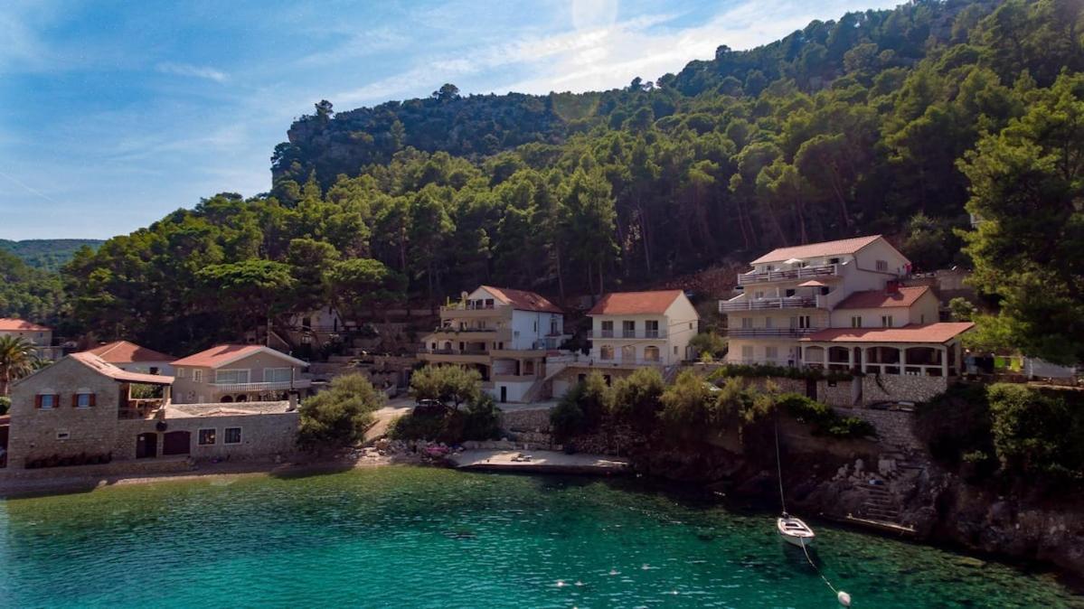Villa Mateljan Zastražišće Eksteriør bilde