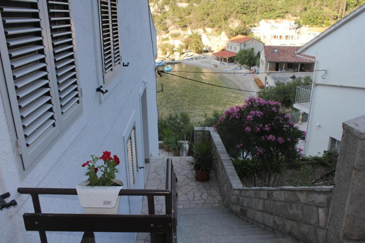 Villa Mateljan Zastražišće Eksteriør bilde