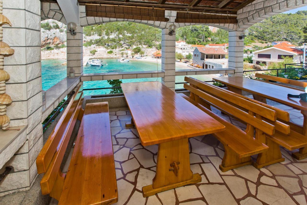 Villa Mateljan Zastražišće Eksteriør bilde