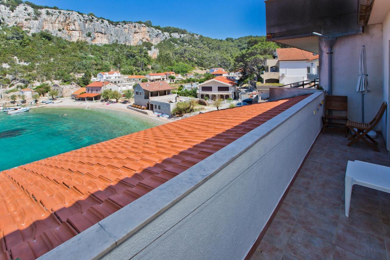 Villa Mateljan Zastražišće Eksteriør bilde